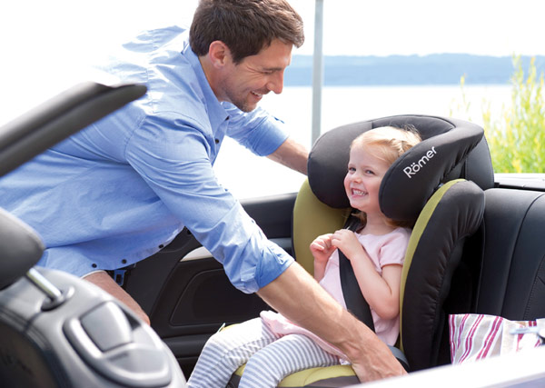 Jak zapewnić dziecku maksymalne bezpieczeństwo w samochodzie?