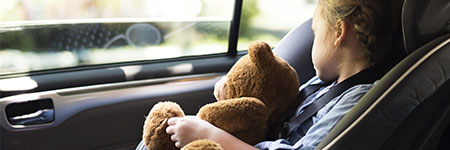 Fotelik z funkcją spania [PRZEGLĄD I PORADNIK 2022]