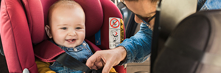Jak przewozić dziecko w samochodzie: kompletny poradnik