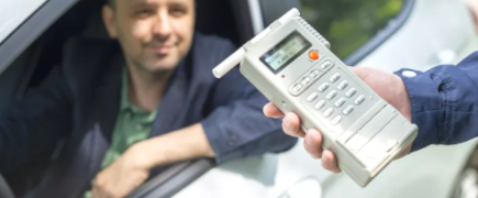 Dobry alkomat samochodowy, czyli jaki? 
