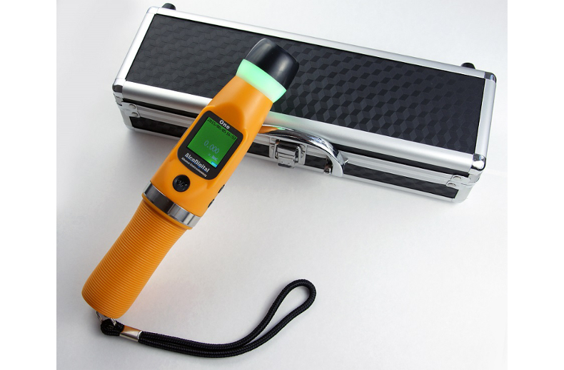 Alkomat bezustnikowy AlcoDigital ONE Ver. 2.0 (walizka)  + nielimitowane kalibracje przez 12ms. GRATIS