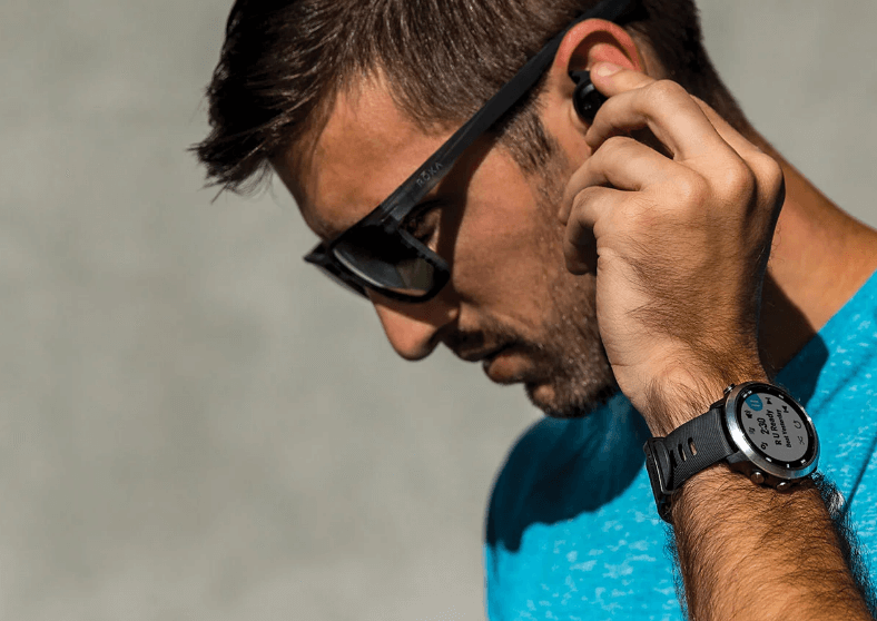 Funkcja odtwarzacza muzyki w zegarkach sportowych Garmin