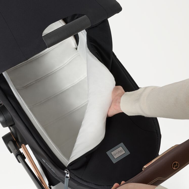 Cybex Priam 5.0 Comfort + gondola wózek 2w1 cecha