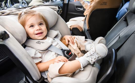 Zaleta Britax Romer Swivel Grow Max Air 0-25 kg