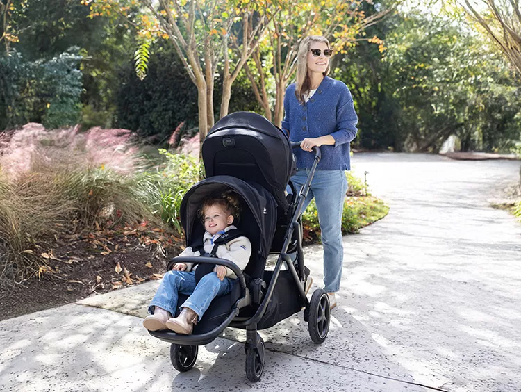 Funkcja Joie Versiti +  siedzisko dla drugiego dziecka