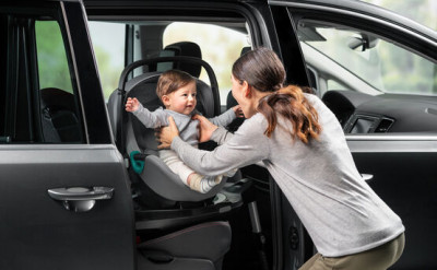 Zestaw 3w1 Britax Romer Baby-Safe 3 iSize + Dualfix iSENSE + Baza Flex base iSENSE funkcjonalność