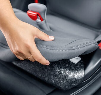 Atrybuty Britax Romer Advansafix IV R 9-36 kg